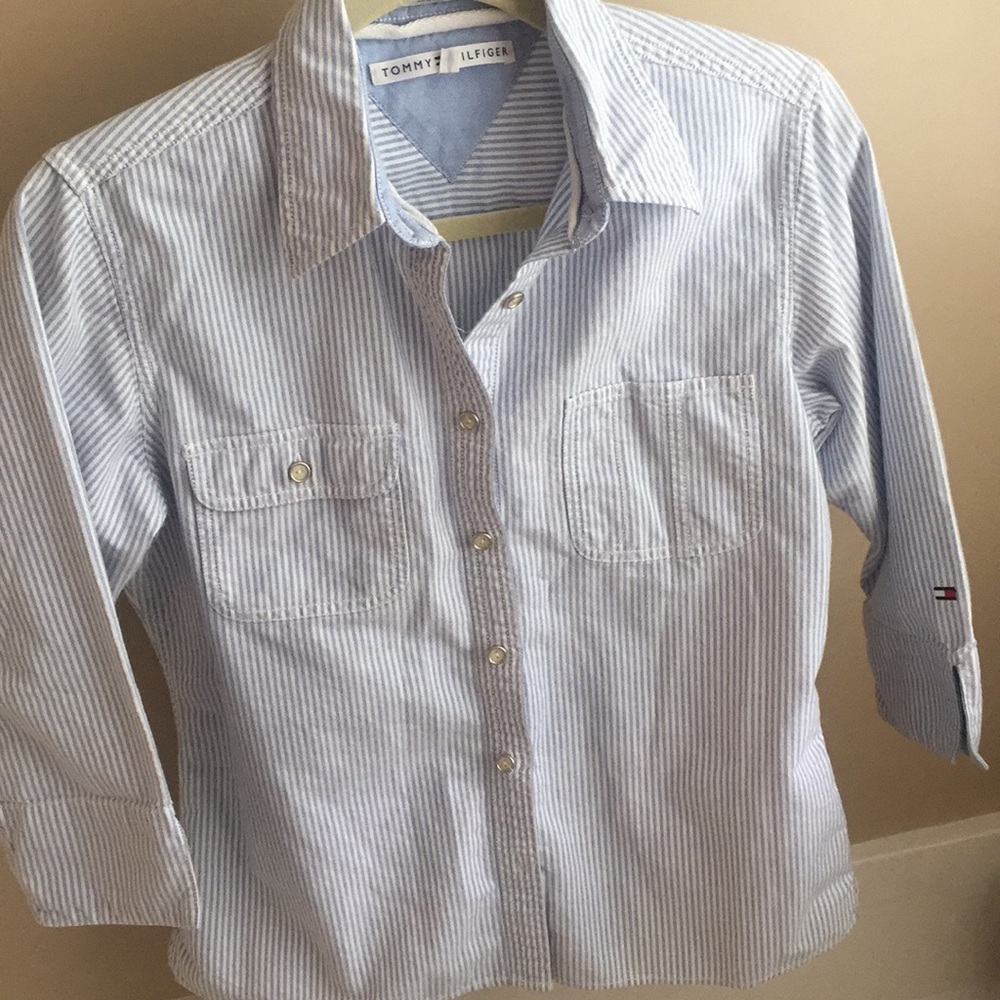 Tommy Hilfiger button down seersucker blouse.